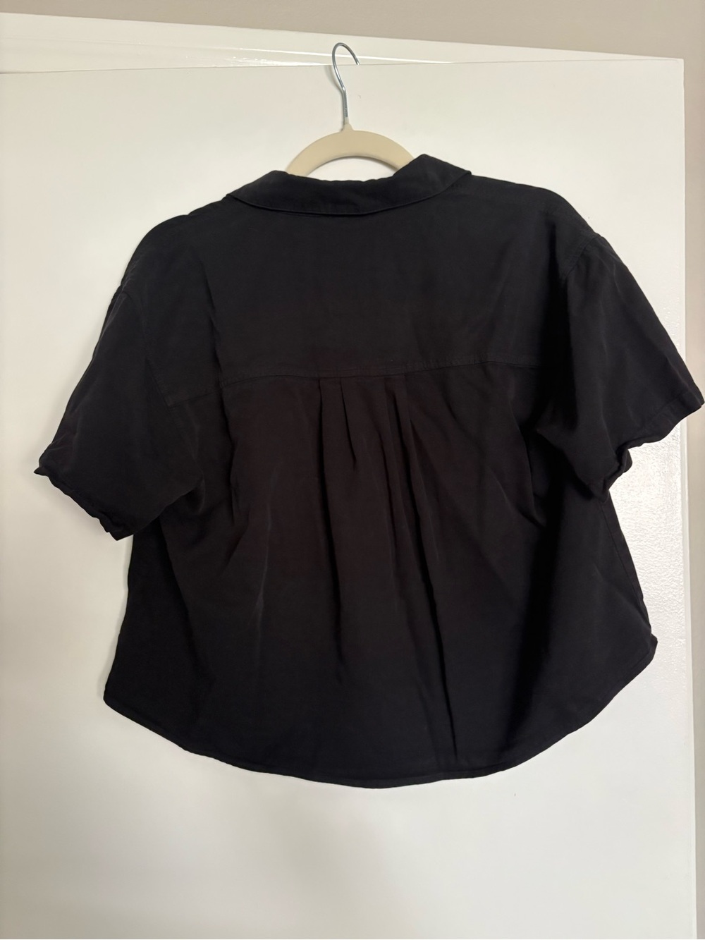 Cloth and Stone Flowy Button-Up Top in black - Picture 2 of 4